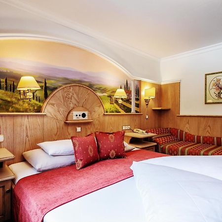 Hotel Neuhintertux Bagian luar foto