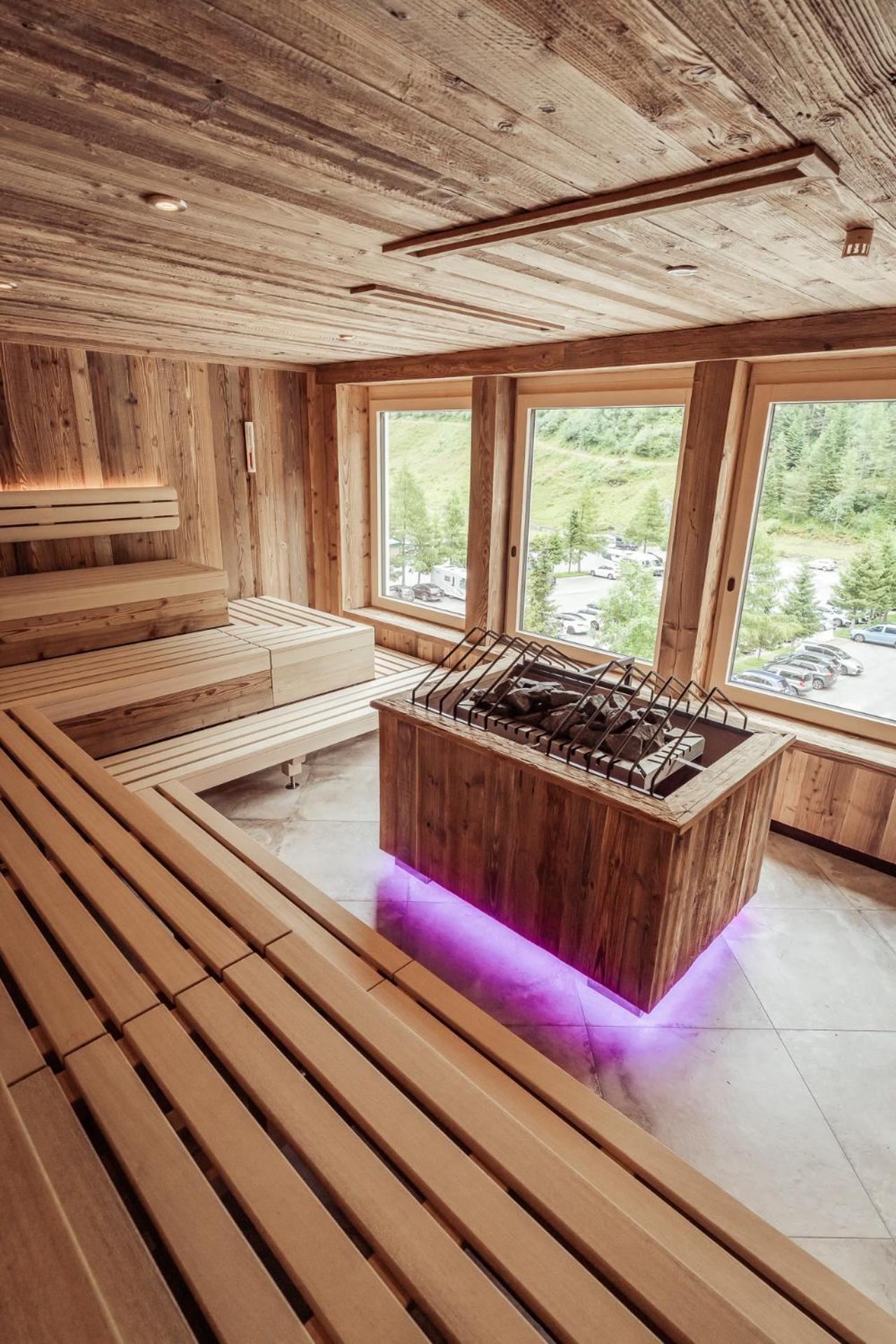 Hotel Neuhintertux Bagian luar foto