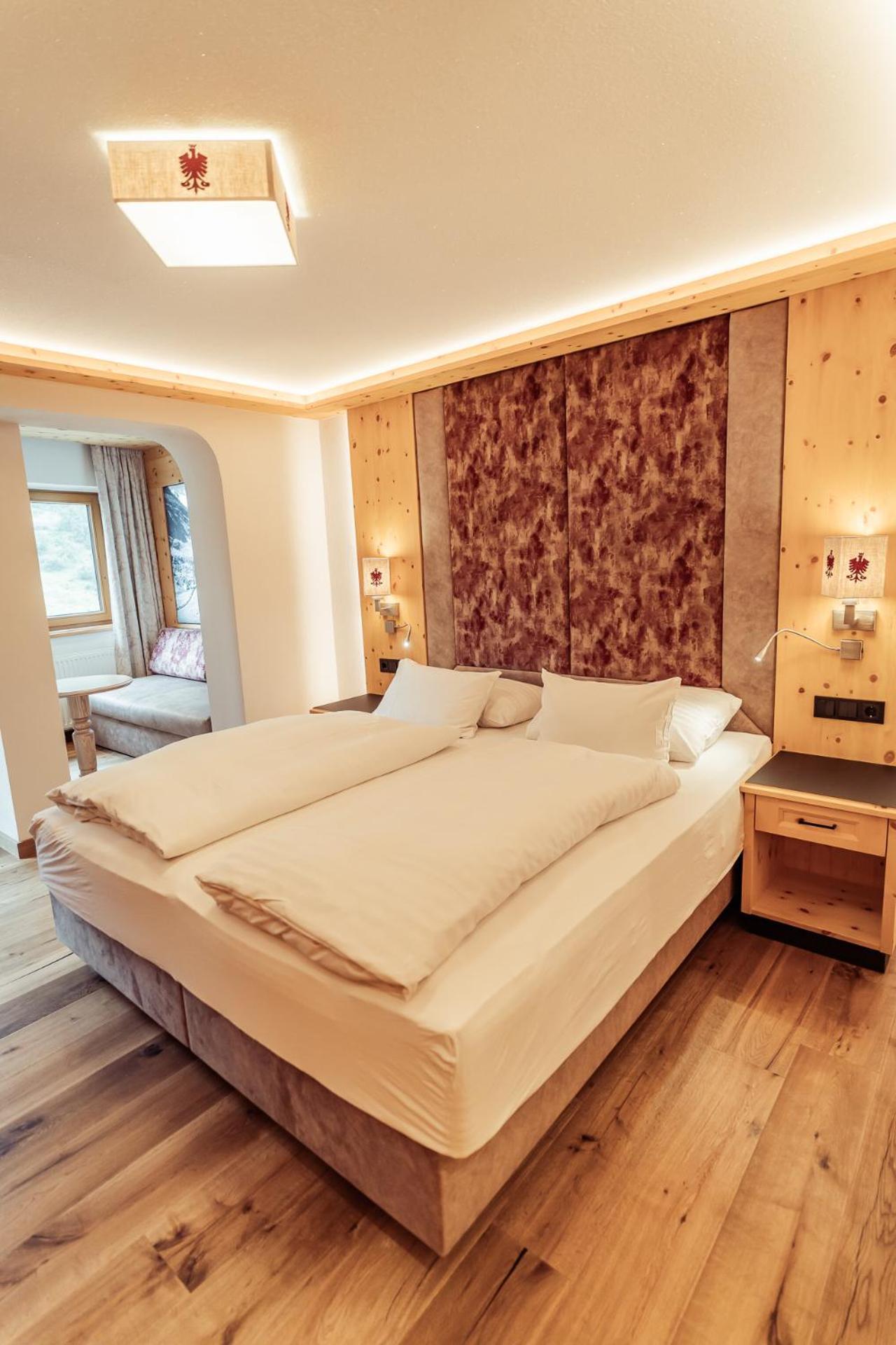 Hotel Neuhintertux Bagian luar foto